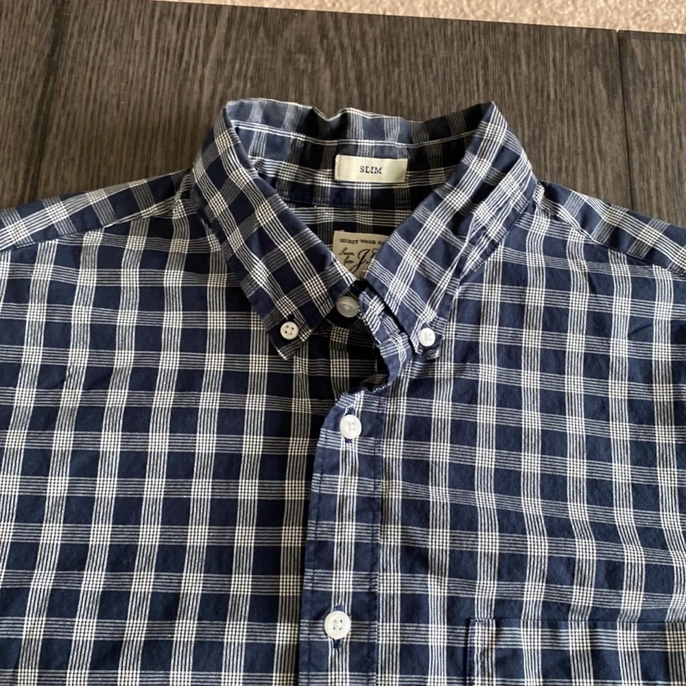 J. Crew Stretch. Size M. Slim, Secret Wash Shirting. Navy and white plaid.